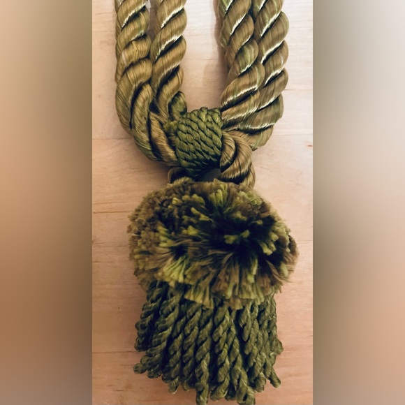 4 Avocado Green Silk Tiebacks with Pompoms & Tassels - European Vintage Charm - Picture 5 of 5